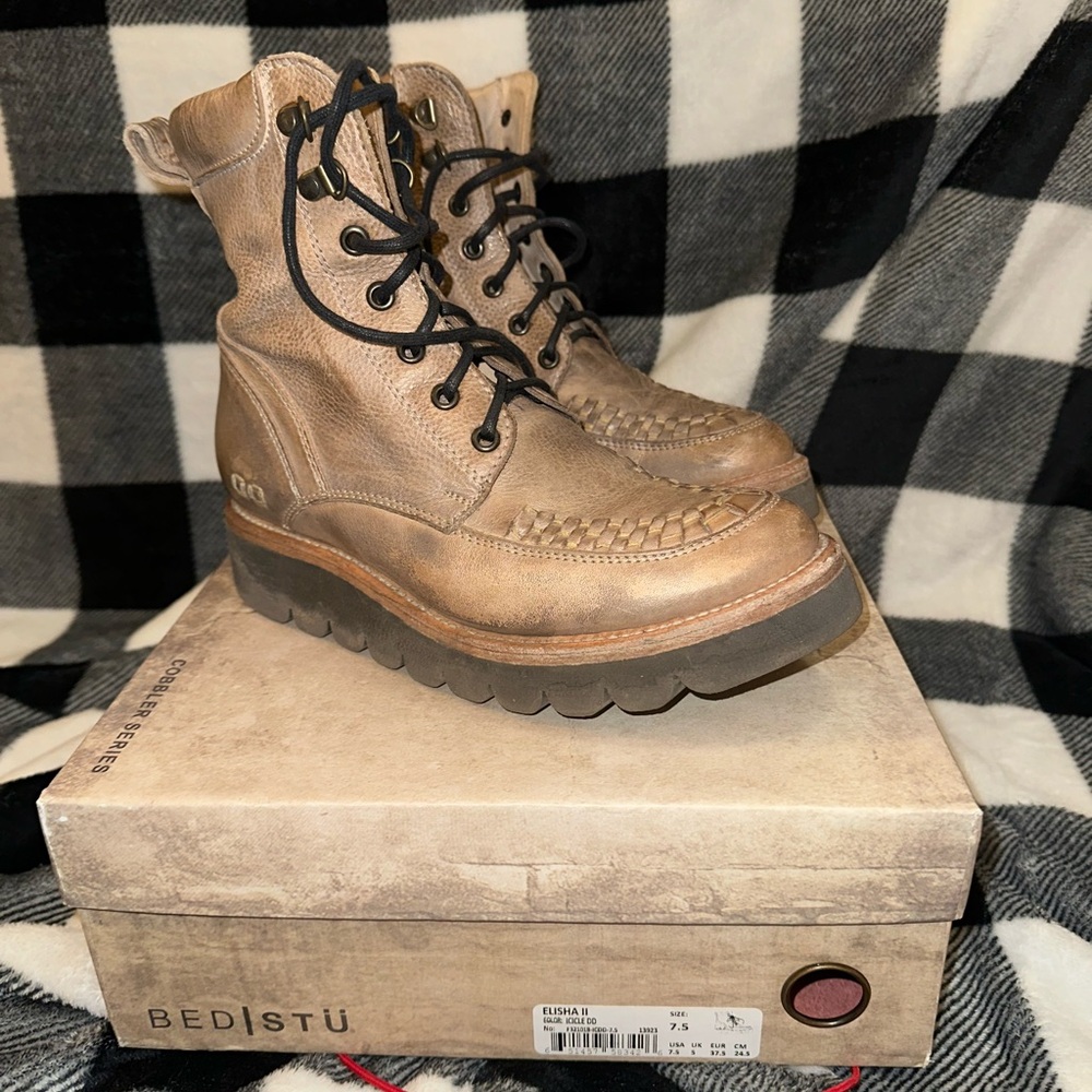 *Sold Out Online* Bedstu Elisha ll ~ Icicle ~ 7.5